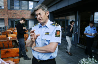 RULLER OPP MULIG BARNEPORNORING: Politioverbetjent John St�le Stamnes ved norske Kripos deltar i den norske delen av den storstilte fellesnordiske operasjon �Viking�. Han tror aksjonen kan rulle opp en nordisk barnepornoring. Foto: STEINAR BUHOLM/DAGBLADET