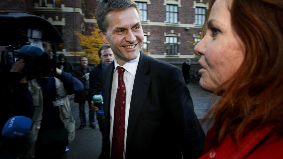 - ARBEIDERPARTIET VANT SAKEN: SV-statsr�d Erik Solheim og statssekret�r