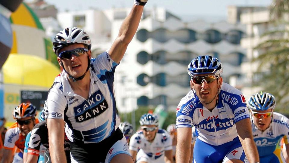 KJEMPER OM TOUR-TUR: Med dagens etappeseier har kanskje Matti Breschel et lite overtak p� Kurt Asle Arvesen i kampen om den siste Tour de France-billetten i Saxo Bank. Foto: SCANPIX/AP/EFE