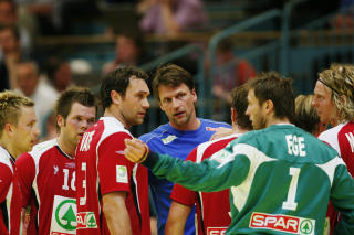 IKKE HELT FORN�YD: Trener Robert Hedin s� mye som kan rettes p� f�r mesterskapet.
Foto: Gorm Kallestad / SCANPIX