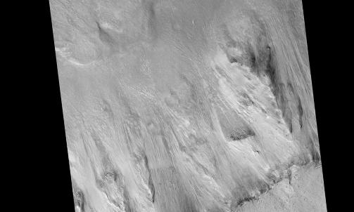 INNSJ�? Forskerne mener bilder fra  Shalbatana Vallis-omr�det p� Mars viser de f�rste, definitive bevisene for en innsj� p� Mars.  Foto: NASA