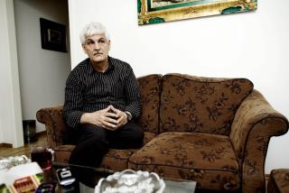  SATT FENGSLET:  Mohamad Tutunchian var aktiv i opposisjonsbevegelsen under revolusjonen i 1979. Han ble arrestert og satt fengselt i Teheran i 6 �r. Foto: Torbj�rn Gr�nning