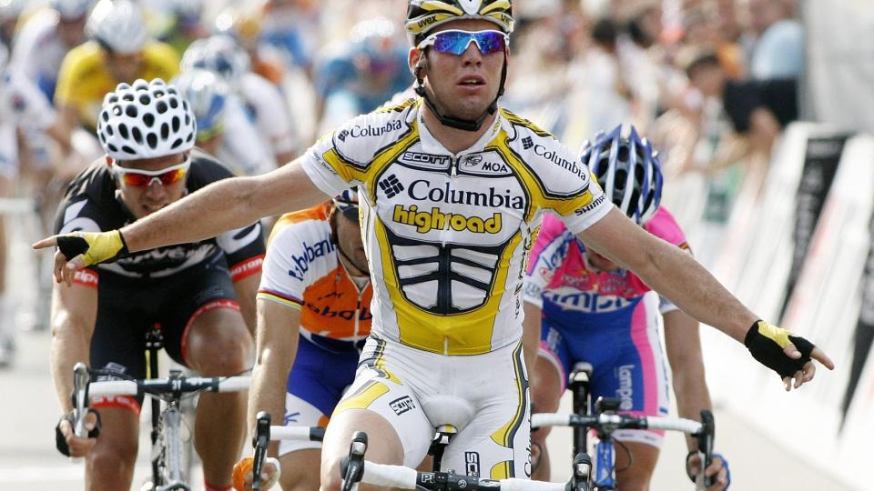 STERKEST IGJEN: Briten Mark Cavendish fra Columbia-High Road viste igjen at han er den beste spurteren om dagen, da han tok en ny etappeseier i dag. Thor Hushovd ble nummer fire. Foto: SCANPIX/AP/Jean-Christophe Bott