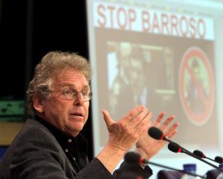 VIL KASTE BAROSSO: Leder av de europeiske gr�nne i parlamentet, Daniel Cohn Bendit  Foto: OLIVIER HOSLET/EPA