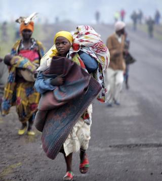 KVINNER KIDNAPPES OG GRUPPEVOLDTAS: Voldtekt er et v�pen som brukes aktivt av soldatene i konfliktene i Kongo. Foto: EPA/STEPHEN MORRISON