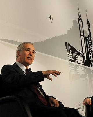 TIL OSLO: Lord Nicholas Stern skrev Stern-rapporten i 2006. �konomen er hovedtaler p� ZEROs konferanse i september. Foto: Foto: MIKE CLARKE/AFP