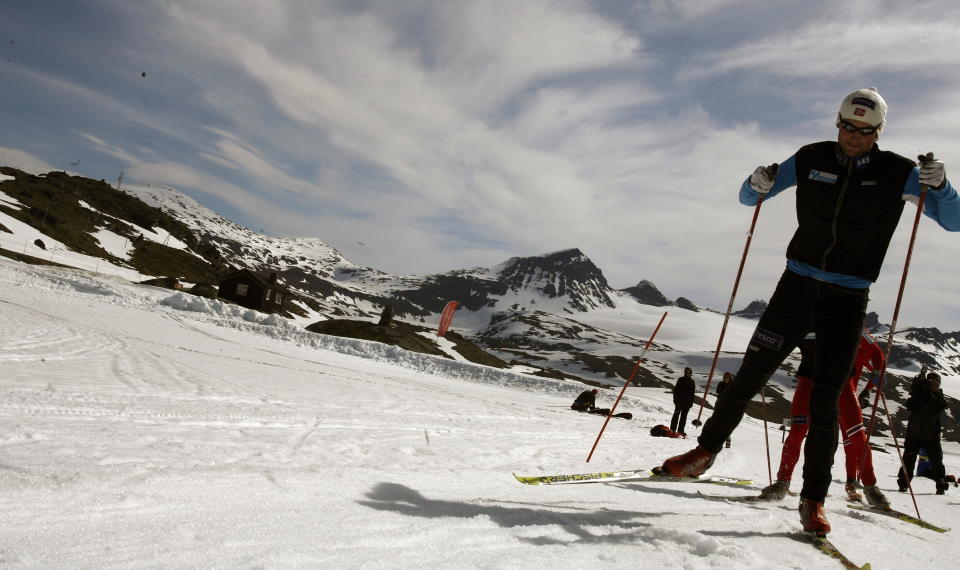 KNETR�BBEL: Petter Northug sliter med en gammel kneskade som har forverret seg som en f�lge av siste ukers hardkj�r.Foto: Tormod Brenna/Dagbladet
