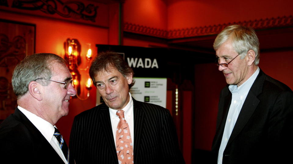 RETTSSIKKERHET: WADA-sjef  John Fahey (t.v.) vil ha en trygg, juridisk plattform for bruk av biologiske pass. Her sammen med David Howman og Rune Andersen p� WADA sin pressekonferanse p� Holmenkollen Park Hotell i Oslo tirsdag.
Foto: Knut Falch / SCANPIX
