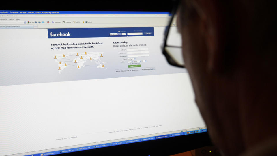INNBRUDDSUTSATT?: � fortelle hvor og n�r du drar p� ferie, er ikke det lureste du kan gj�re p� Facebook, if�lge reiselivsn�ringen. Foto: TERJE BENDIKSBY/SCANPIX