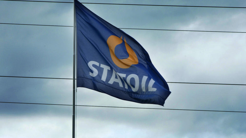 TRUER MED MASSEOPPSIGELSER:  Litauen sliter med fyllekj�ring og mange d�dsfall p� veiene. Delvis statseide StatoilHydro krever likevel lov til � selge alkohol p� bensinstasjonene p� nattetid. Foto: Scanpix