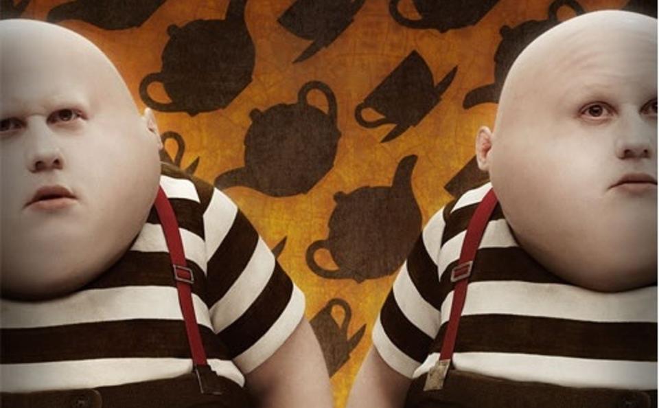 DIGITALT EVENTYRLAND: Tim Burtons �Alice i eventyrland� (her representert ved Matt Lucas' karakterer) blir laget i 3D, og kommer til neste �r. Forh�pentlig kan den vises i en perfekt kopi samtidig i Oslo og i flere bygdekinoer.