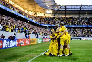 M�TER ENGLAND: De svenske yndlingene skal m�te England i semifinalen. Foto: AP
