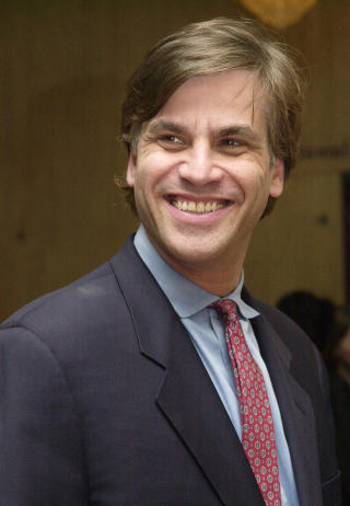 EMMY-VINNER: Aaron Sorkin, mannen bak �The West Wing� har skrevet manuset. Foto: AP