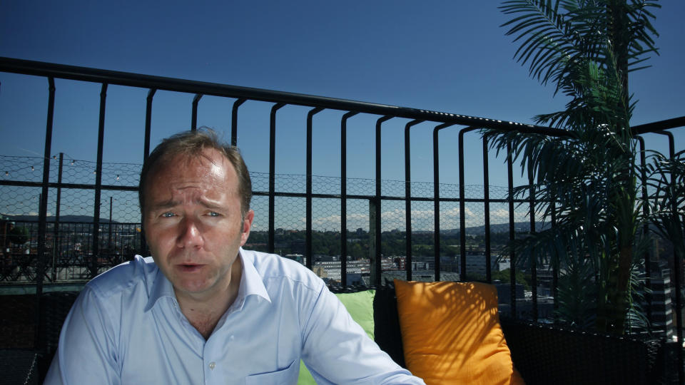 BEKYMRET: Frp vil kutte kulturbudsjettet med 900 millioner kroner dersom de kommer til makta. Kulturminister Trond Giske mener dette vil reversere kulturl�ftet. Foto: Hans Arne Vedlog.