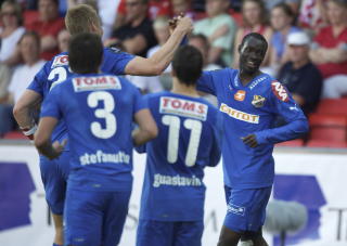 TOK LEDELSEN: Lyn gikk opp i f�ringen i Fredrikstad, ved Davy Claude Angan. Det holdt ikke helt inn.
Foto: Linn Cathrin Olsen / SCANPIX