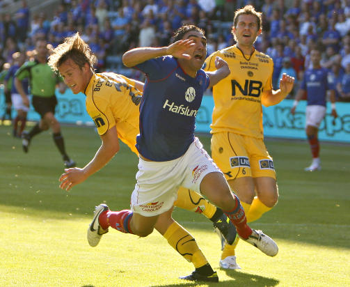 SKAFFET STRAFFE: Moa scoret ikke bare vinnerm�let mot Glimt, han s�rget ogs� for at V�lerenga fikk straffen Bojan Zajic scoret p�. Foto: ARNT E. FOLVIK