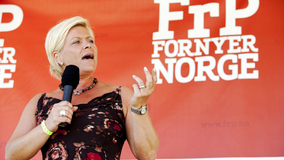 G�R FRAM: Frp g�r fram med 4,3 prosentpoeng i en ny meningsm�ling utf�rt av Norfakta. Her holder hun tale under partiets valgcamp i B� i Telemark.
Foto: Tore Meek / Scanpix