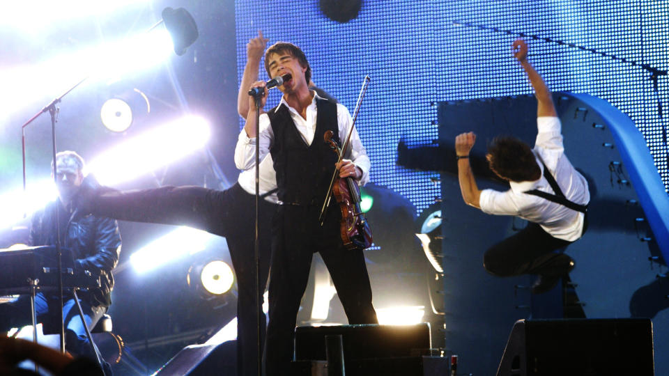 RADIO-RYBAK: Med sine 23 851 radioavspillinger av l�ta �Fairytale� toppet Alexander Rybak forrige ukes topp 100-liste p� radio i Russland. Foto: Stian Lysberg Solum / SCANPIX .