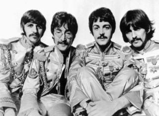 F�R OG ETTER BEATLES: Dopvanene i  rockestjernebransjen ble aldri de samme.  Foto: AP