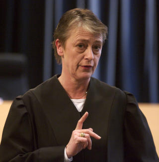 AVLYTTING VIRKER D�RLIG:  Leder i Den norske advokatforening, Berit Reiss-Andersen, peker p� at forbl�ffende f� avlyttingssaker leder til domfellelse eller siktelse. Foto: Alf Ove Hansen / SCANPIX