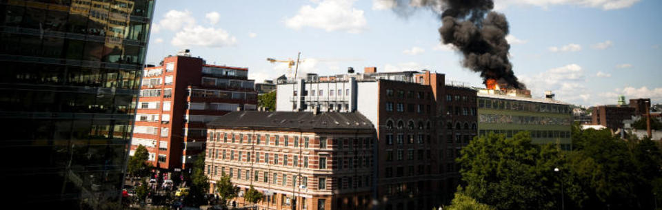 TRAVEL ETTERMIDDAG: Det brenner to ulike steder i Oslo sentrum i ettermiddag. Foto: ANDREAS KLEIBERG