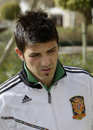 IKKE TIL REAL: David Villa blir ikke Real Madrid-spiller. Hovedstadsklubben har gitt opp spanjolens underskrift. Foto: Paul White / AP.