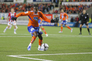 FILMET IKKE: AaFK-ving Demar Phillips mener El Fakiri burde hatt r�dt kort. Her fra en kamp mot Troms� tidligere i �r. Foto: Svein Ove Ekornesv�g / SCANPIX