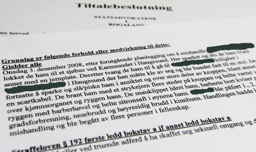 VENTER P� DOMMEN: Tiltalebeslutningen viser detaljene fra d�gnene i skrekkens hus.