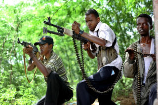 KRIGSHERJET: Somalia er omtalt som verdens farligste land. Men man h�rer sjeldent om herjingene der nede, fordi f� journalister v�ger � jobbe i landet p� grunn av de farlige forholdene. Foto:  AFP PHOTO/Mohamed Dahir/Scanpix
