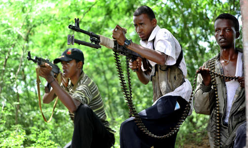 LAND I KAOS: Unge menn i Somalia har typisk tre yrkesvalg: �Oppr�rssoldat, pirat eller flyktning�, if�lge CARE. Foto: AFP/SCANPIX