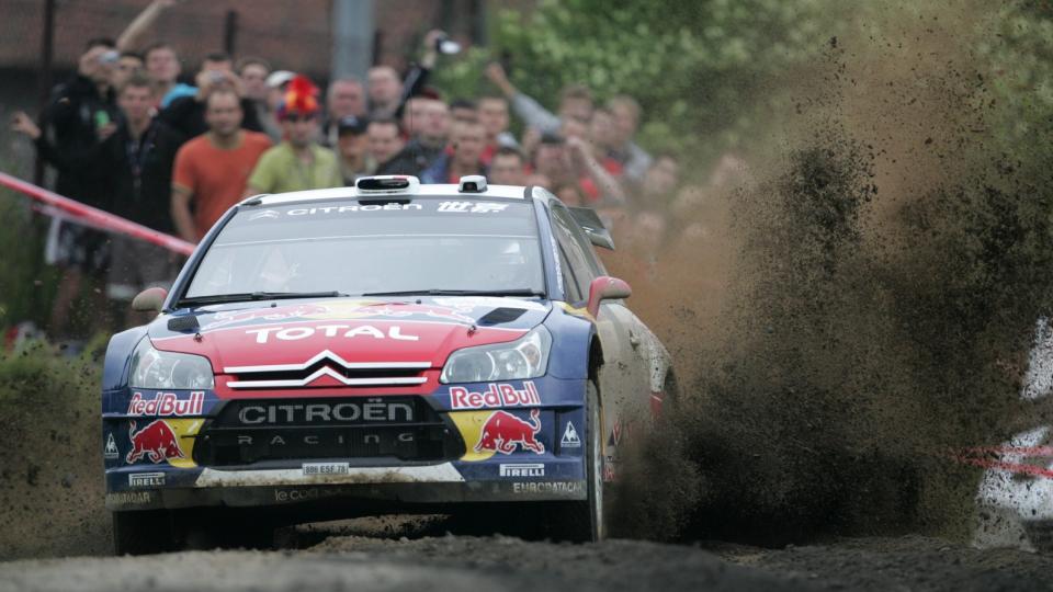 UTE AV DANSEN: Sebastian Loeb har f�tt kjenne p� uflaksen flere ganger i �r og i Polen gikk det galt igjen. Andreas Mikkelsen og Petter Solberg er p� henholdsvis 4. og 5.plass etter fire fartspr�ver. Foto: EPA