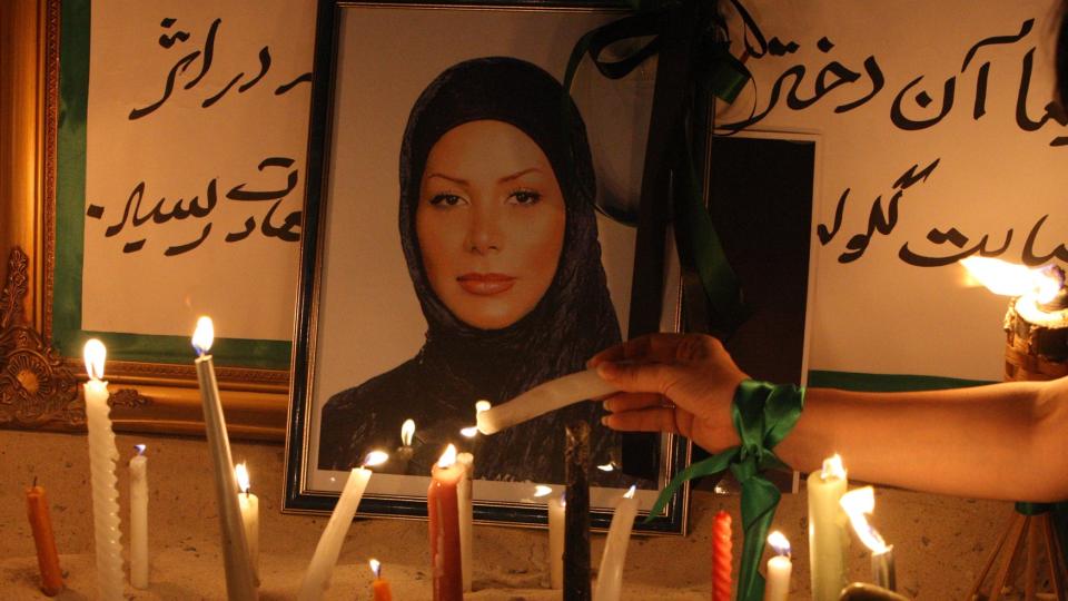  DREPT:  Den iranske jenta Neda ble drept under demonstrasjonene i Teheran p� l�rdag. Foto: EPA/ALI HAIDER