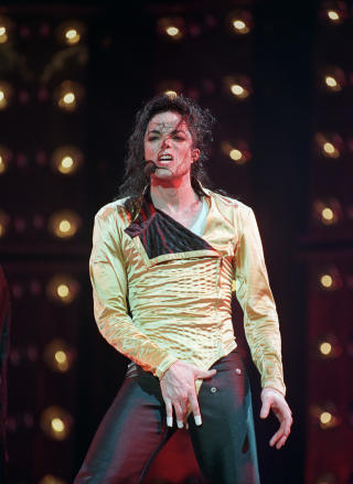 HAR G�TT BORT: Hva som virkelig skjedde da popkongen Michael Jackson gikk bort er ikke kjent. Foto: AFP PHOTO/Pongsak CHAIYANUWONG/Scanpix