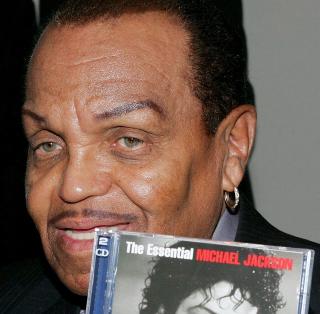 I SORG: Joseph Jackson, Michaels far. Foto:  EPA/SOEREN STACHE/Scanpix