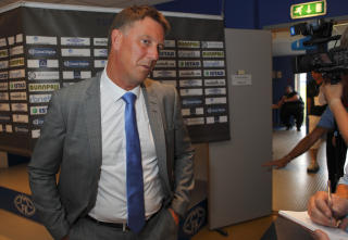 TROR P� MAME: Jonevret tror Diouf kan bli en favoritt p� Old Trafford, selv om angriperen fortsatt er uferdig som spiller.
Foto: Svein Ove Ekornesv�g / SCANPIX .