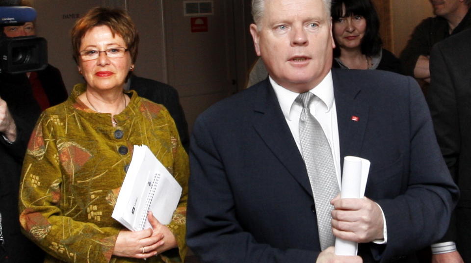 FAGFORENINGSTOPPENE: Helga Hjetland fra UNIO og Jan Davidsen fra Fagforbundet. Davidsen vil den neste store reformen i Norge m� v�re � innf�re seks timers arbeidsdag. Foto: Morten Holm / SCANPIX