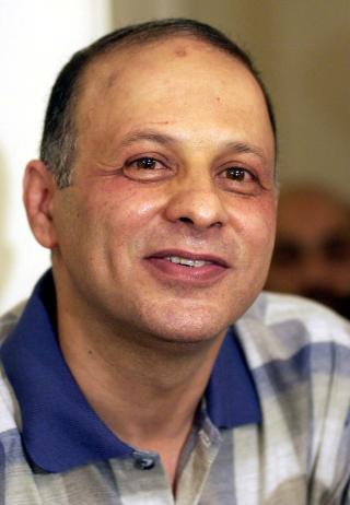 BOR I NEW YORK I DAG: Akbar Ganji har f�tt varige helseproblemer etter de seks �rene i fengsel, han ble sl�tt og sparket p� den lille cella p� et par kvadratmeter. Foto: AP/Hasan Sarbakhshian
