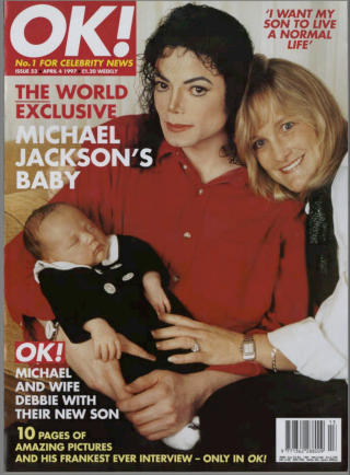 EKSKLUSIV I 97: Ogs� i 1997 kj�pte OK! eksklusive rettigheter til et bilde av Michael Jackson. Den gangen var det de f�rste bildene av s�nnen han fikk med Debbie Rowe. Foto: SCANPIX/AP PHOTO/OK! MAGAZINE