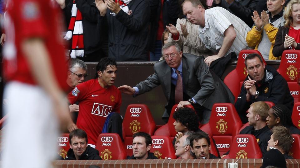 FOR MYE AV DETTE: Carlos Tevez sliter fortsatt med bitterhet over at han ikke fikk mer tillit av Alex Ferguson under sin tid som Manchester United-spiller. Foto: SCANPIX/AP/Jon Super