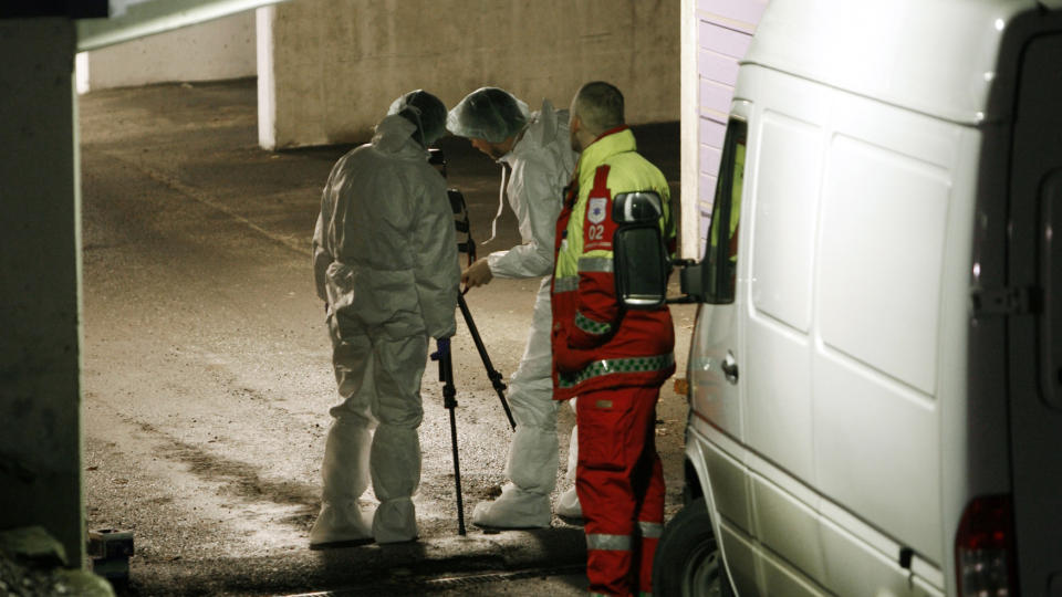 FUNNET I GARASJEN: Politiet i arbeid p� �stedet i garasjeanlegget p� Sk�yen i Oslo, der 43 �r gamle Vegard Bjerk ble funnet drept 18. desember i fjor. Foto: Erlend Aas / SCANPIX
