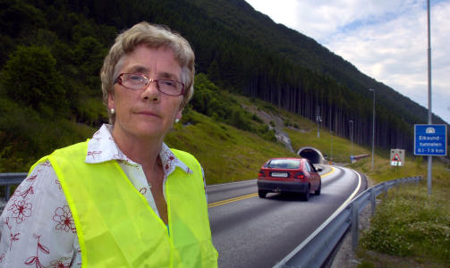 TRIST OG OPPR�RT: Ordf�rer Gudny Fagerhol h�per ulykken f�r alle unge til � roe seg i trafikken. Foto: Fridgeir Walderhaug