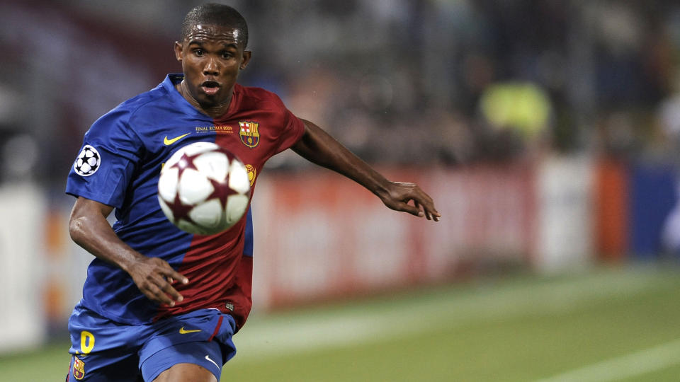 H�YT SPILL: Barcelona og kamerunske Samuel Eto'o m�ler krefter utenfor banen. Kameruneren krever store penger for � skrive under ny kontrakt med Barcelona eller en ny klubb. Om ett �r er han bosmanspiller. Foto: Filippo Monteforte, AFP/Scanpix