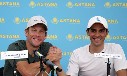 HJELPERYTTER: Lance Armstrong er en av sykkelhistoriens st�rste, men de neste ukene skal han jobbe og slite for Alberto Contador. Foto: AFP