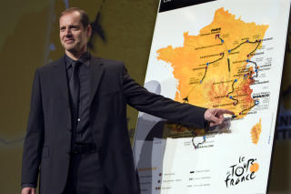 SPENT: Tour de France-direkt�r Christian Prudhomme skulle �nske han var en flue p� veggen i Astana-leiren. Foto: REUTERS