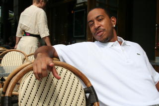 LIKER NORGE: Christopher Ludacris Bridges (31) utenfor Grand hotell. Foto: Arna Vikanes S�rheim