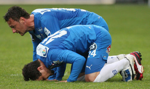 FEIRINGSB�NN: Admir Rascic og Fenan Salcinovic feirer scoringene slik. Foto: Trond Reidar Teigen  / SCANPIX