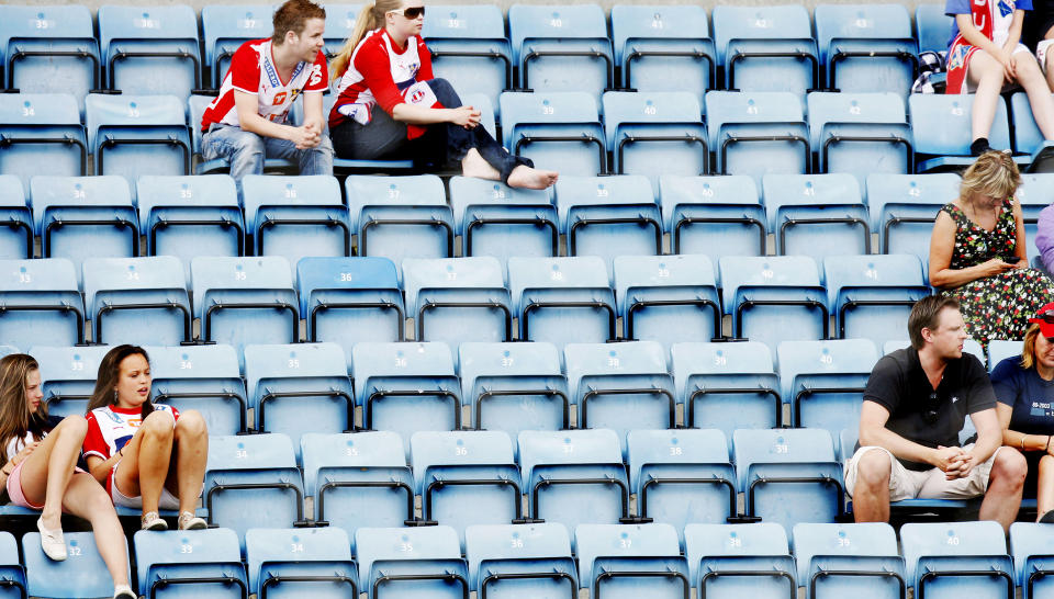 IKKE 20 000 TOMME SETER NESTE �R: Flytting fra Ullevaal til Bislett kan bidra til � redde Lyn fra konkurs. Dermed kan klubben f� spille i 1. divisjon i stedet for � flyttes ned til 2. divisjon neste sesong. 
Foto: Sara Johannessen, Scanpix