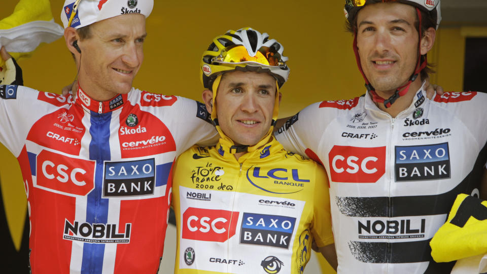 P�MELDT: Nummer to har skiftet lag siden sist, men Kurt Asle Arvesen, Carlos Sastre og Fabian Cancellara er alle klare for �rets Tour de France. Foto: SCANPIX/AP/Bas Czerwinski