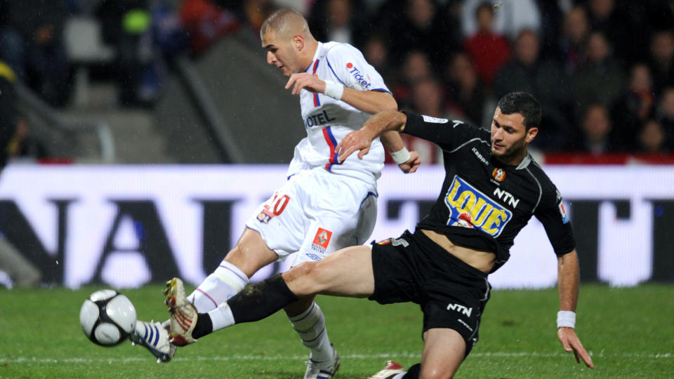 �NSKET: Karim Benzema er en av fotball-Europas mest ettertraktede menn. Manchester United har v�rt inne i bildet, n� tyder rapporter fra Spania p� at franskmannen kan bli Real Madrids neste storkj�p. Foto: Phillippe Merle, AFP/Scanpix