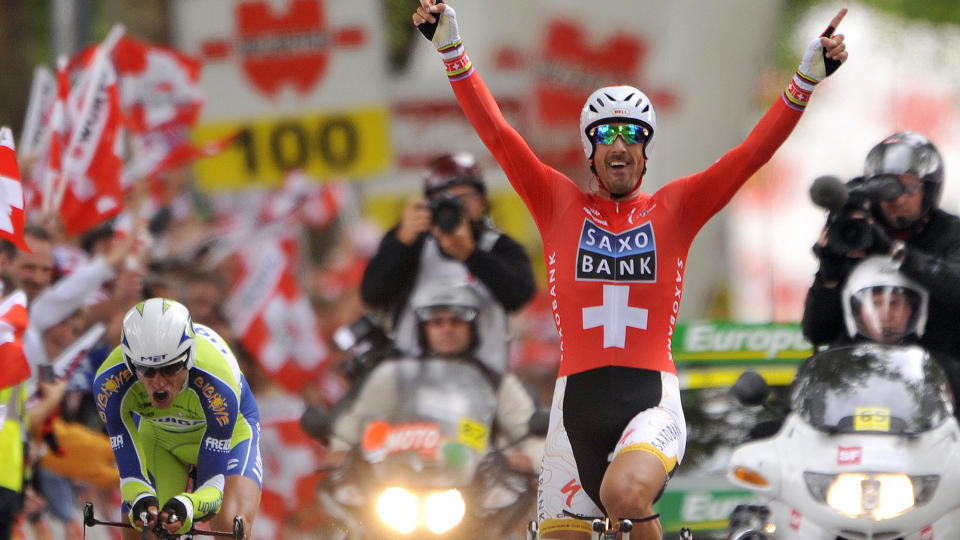 PASS DEG: Fabian Cancellara er en suveren tempo-rytter i sykkel-verdenen, men Roman Kreuziger er en ung allrounder med ogs� en sterk tempo i registeret. I fjor tok han andreplassen i ungdomskonkurransen, i �r kan han regnes som en av outsiderne i sammendraget.
Foto: SCANPIX/AFP/FABRICE COFFRINI